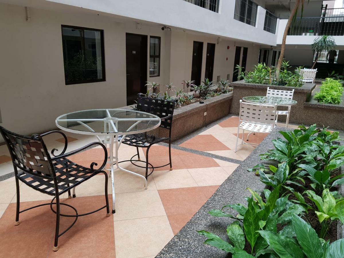 Heart Of The City Studio With Balcony Davao City Eksteriør bilde